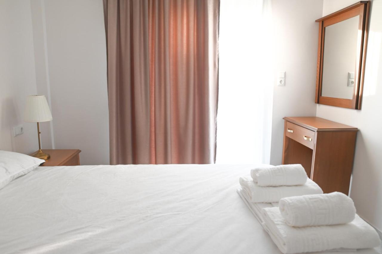 Néa Péramos Faidra Apartments מראה חיצוני תמונה
